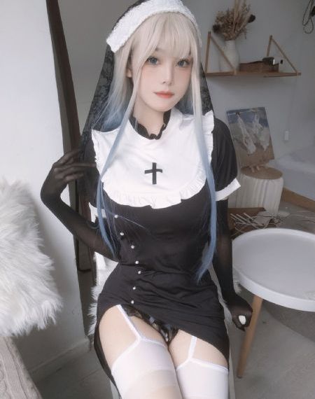 娇小亚女挑战巨大黑迪克_高清超清免费观看